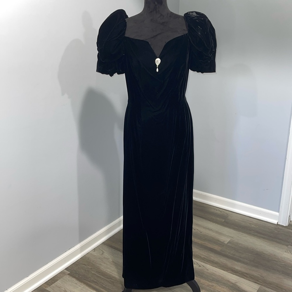 Vintage 1980s sweetheart velvet puff sleeve ball gown dress maxi length